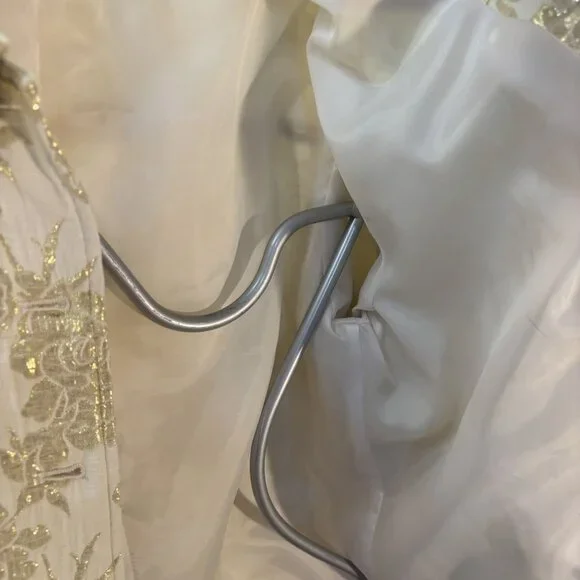 Laura Ashley Gold Metallic Floral Jacket Size Medium - Picture 8 of 10